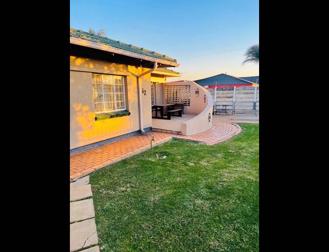 3 BEDROOM PROPERTY TO RENT IN WYCHWOOD